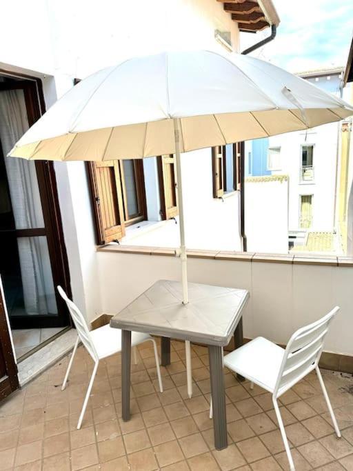 Appartamento Santa Maria Desenzano del Garda Luaran gambar