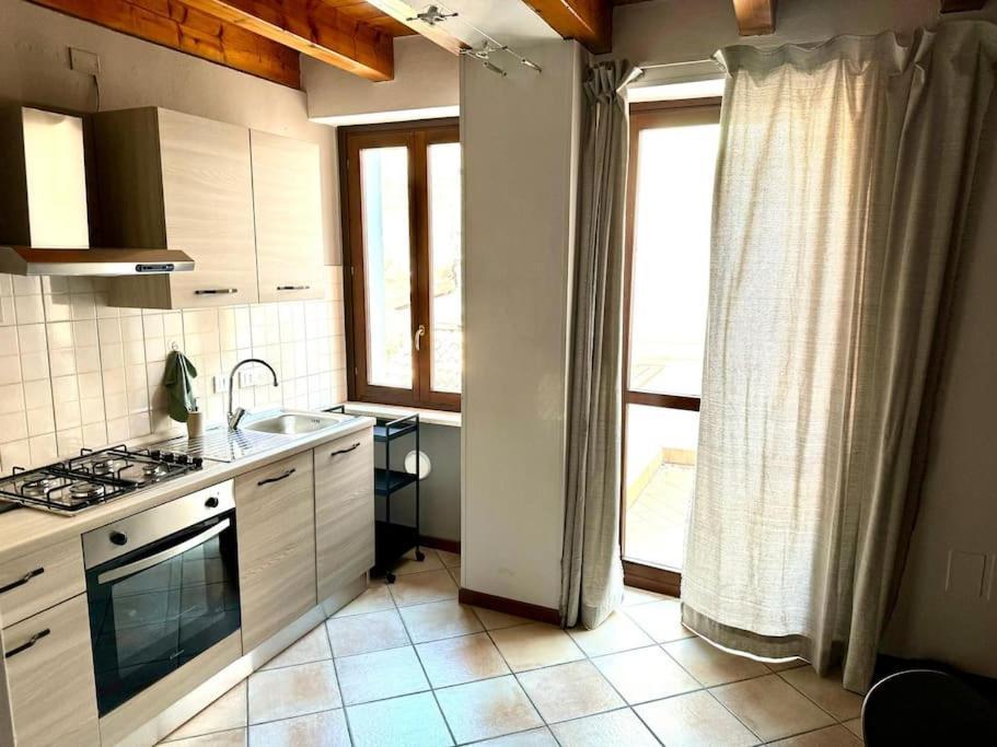 Appartamento Santa Maria Desenzano del Garda Luaran gambar